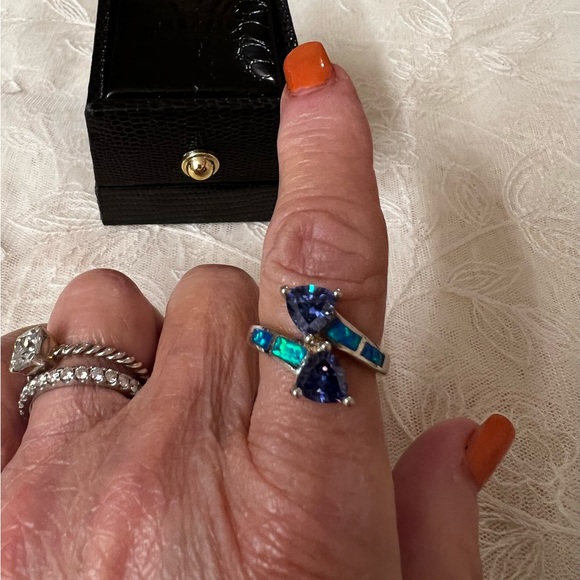 Beautiful Tanzanite and inlaid opal.  Sterling silver setting - Picture 6 of 8